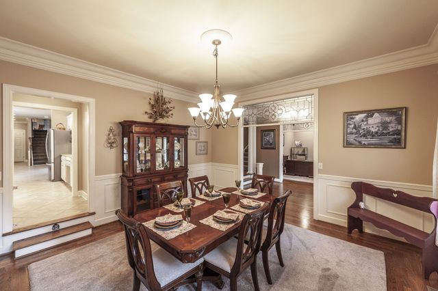 135 N Country Club Dr, Hendersonville, TN 37075