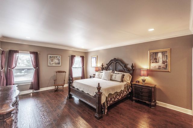 135 N Country Club Dr, Hendersonville, TN 37075