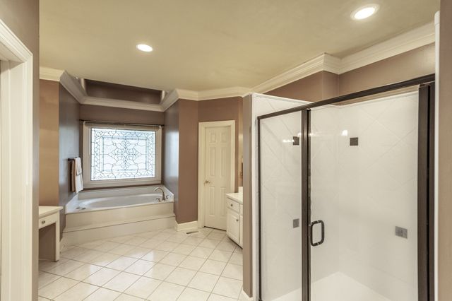 135 N Country Club Dr, Hendersonville, TN 37075