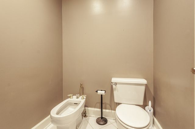 135 N Country Club Dr, Hendersonville, TN 37075