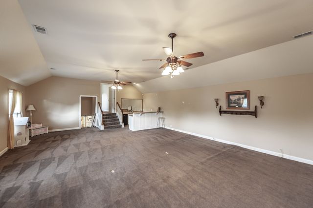 135 N Country Club Dr, Hendersonville, TN 37075