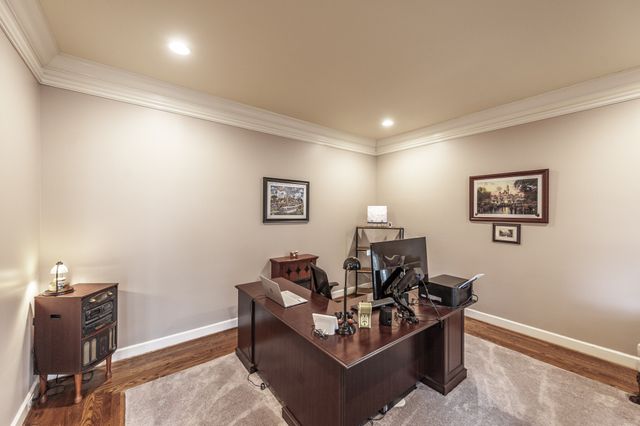 135 N Country Club Dr, Hendersonville, TN 37075