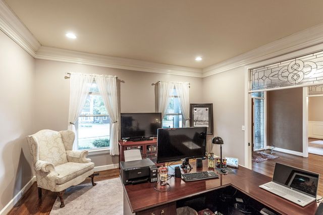 135 N Country Club Dr, Hendersonville, TN 37075