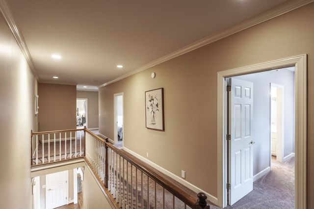 135 N Country Club Dr, Hendersonville, TN 37075