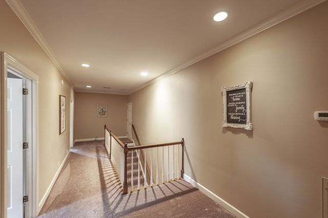 135 N Country Club Dr, Hendersonville, TN 37075