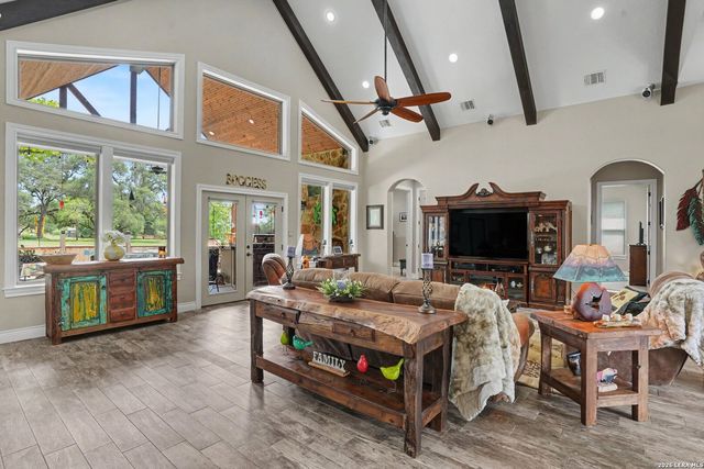 103 RIO GRANDE DR, Blanco, TX 78606