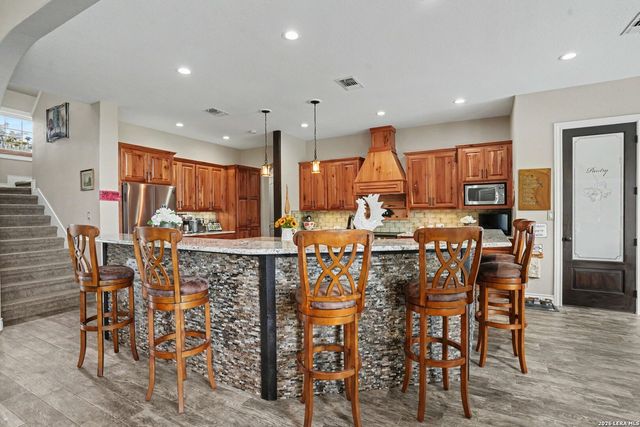 103 RIO GRANDE DR, Blanco, TX 78606