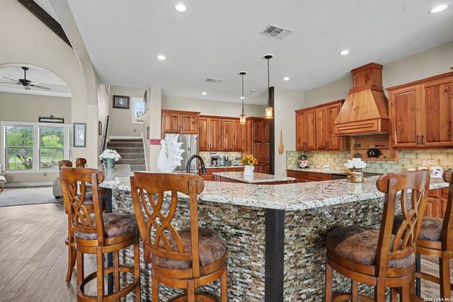 103 RIO GRANDE DR, Blanco, TX 78606