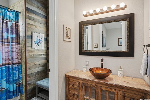 103 RIO GRANDE DR, Blanco, TX 78606