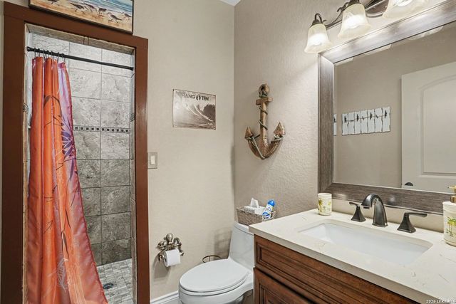 103 RIO GRANDE DR, Blanco, TX 78606