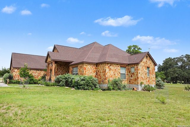 103 RIO GRANDE DR, Blanco, TX 78606
