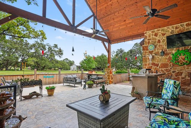 103 RIO GRANDE DR, Blanco, TX 78606