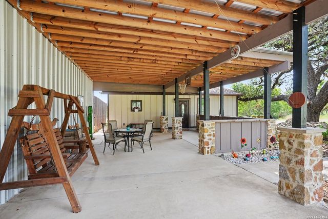 103 RIO GRANDE DR, Blanco, TX 78606