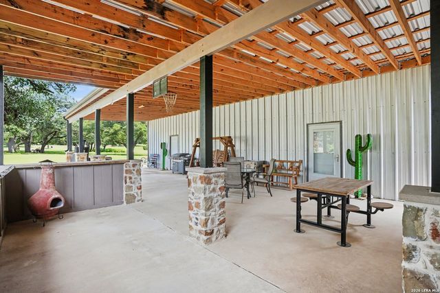 103 RIO GRANDE DR, Blanco, TX 78606