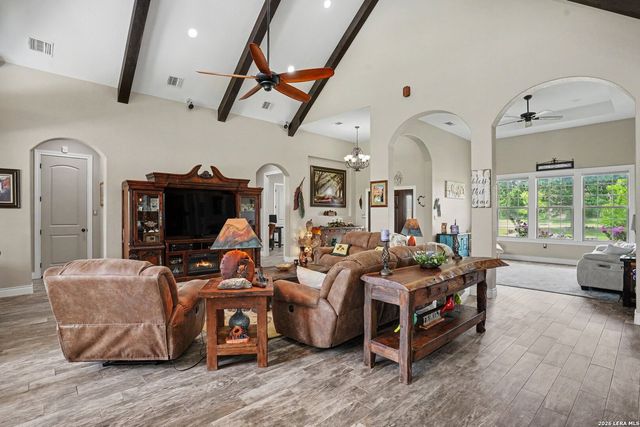 103 RIO GRANDE DR, Blanco, TX 78606