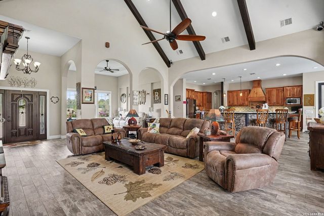 103 RIO GRANDE DR, Blanco, TX 78606