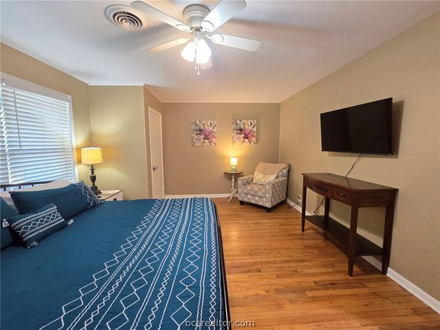 513 Gilchrist Avenue, College Station, TX 77840