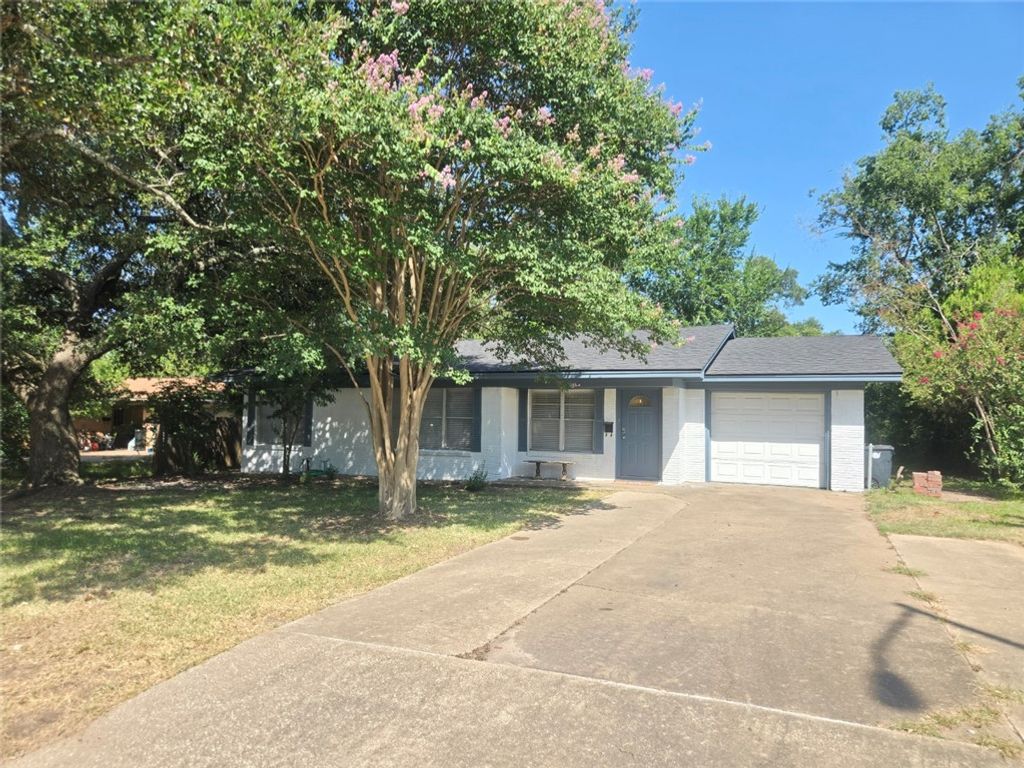 513 Gilchrist Avenue, College Station, TX 77840
