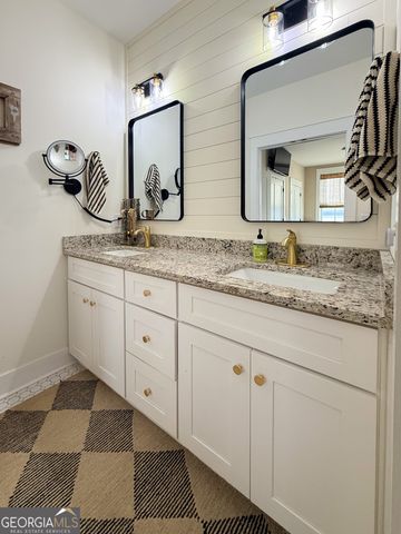 225 E Underwood Street, Cleveland, GA 30528