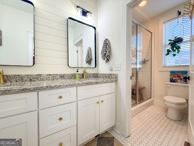 225 E Underwood Street, Cleveland, GA 30528