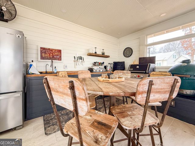 225 E Underwood Street, Cleveland, GA 30528