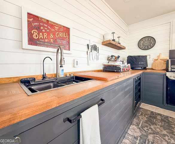 225 E Underwood Street, Cleveland, GA 30528