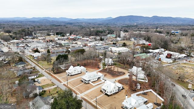 225 E Underwood Street, Cleveland, GA 30528