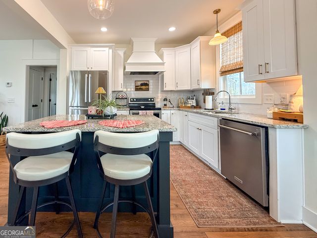 225 E Underwood Street, Cleveland, GA 30528