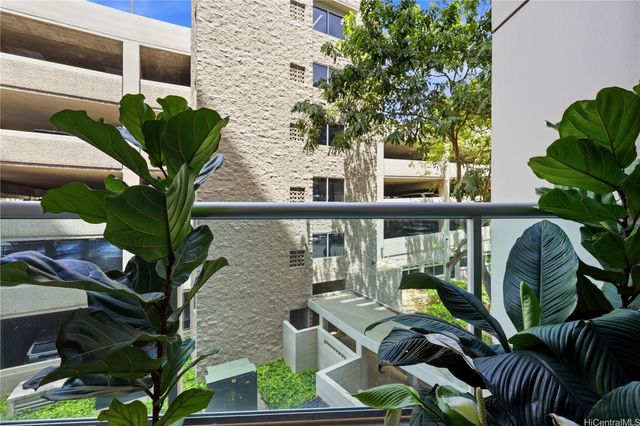 1448 Young Street 304, Honolulu, HI 96814