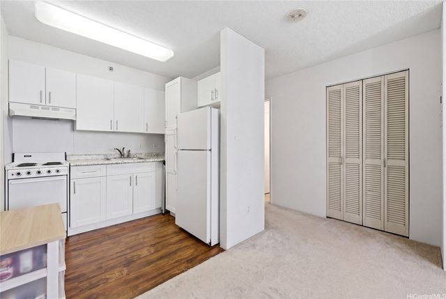 1448 Young Street 304, Honolulu, HI 96814