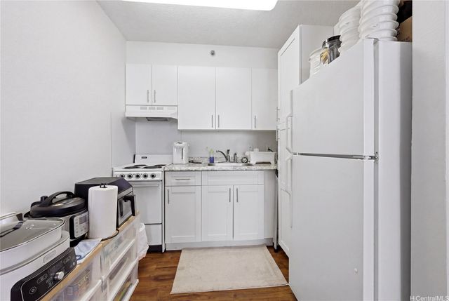 1448 Young Street 304, Honolulu, HI 96814