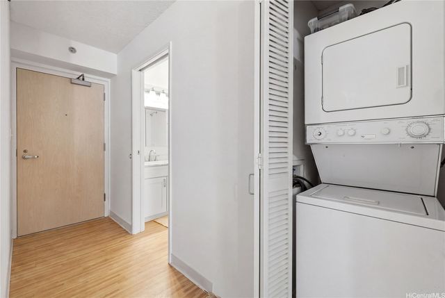 1448 Young Street 304, Honolulu, HI 96814