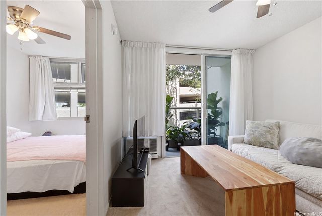 1448 Young Street 304, Honolulu, HI 96814