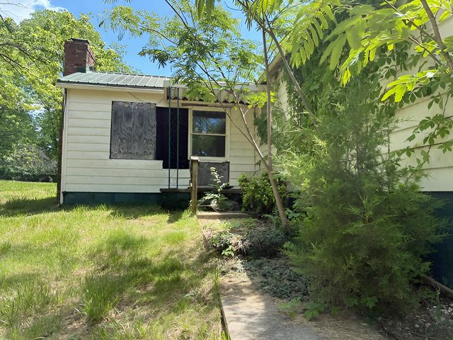 400 Flint Road, Waco, KY 40385