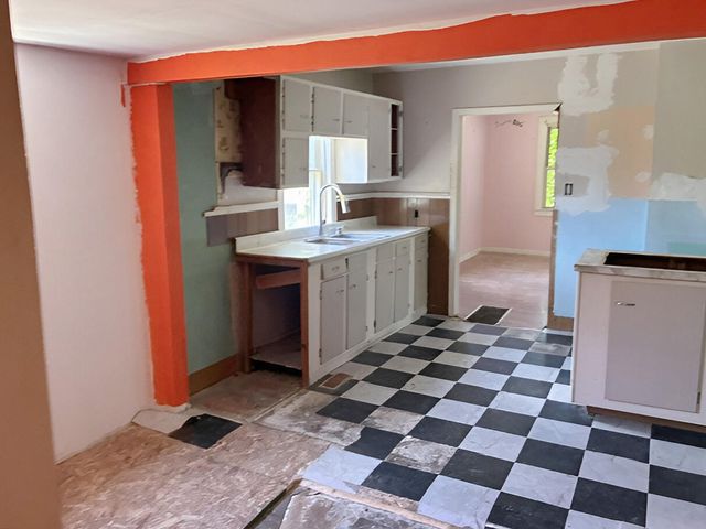 400 Flint Road, Waco, KY 40385