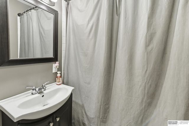 6058 Patterson Street, Omaha, NE 68117