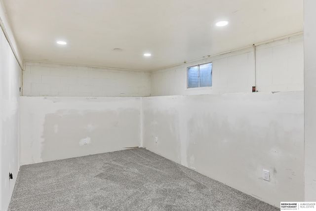 6058 Patterson Street, Omaha, NE 68117