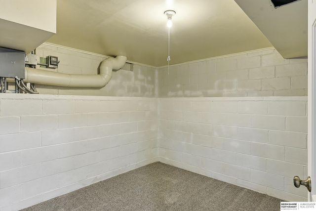 6058 Patterson Street, Omaha, NE 68117