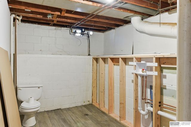 6058 Patterson Street, Omaha, NE 68117