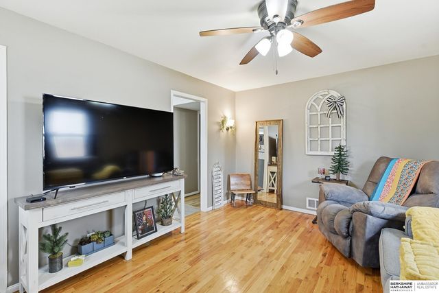 6058 Patterson Street, Omaha, NE 68117