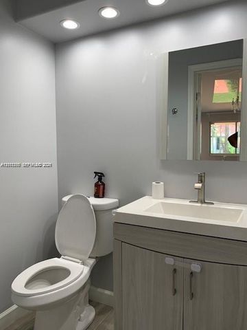 220 187th St, Sunny Isles Beach, FL 33160