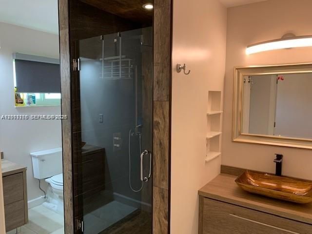 220 187th St, Sunny Isles Beach, FL 33160