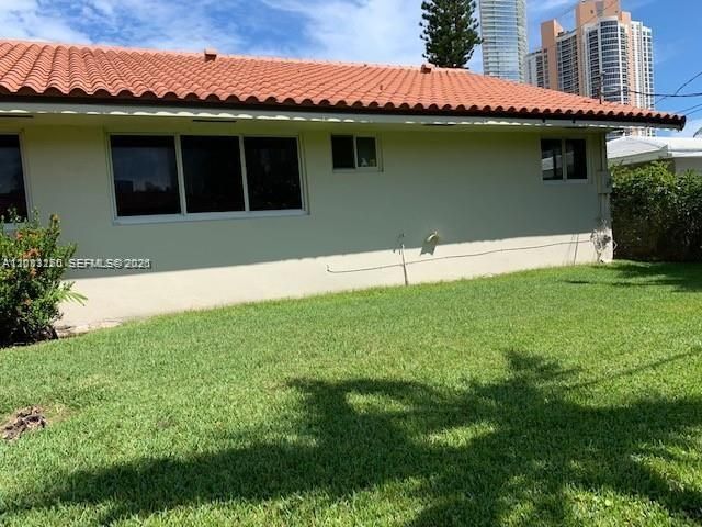 220 187th St, Sunny Isles Beach, FL 33160