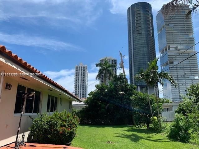 220 187th St, Sunny Isles Beach, FL 33160