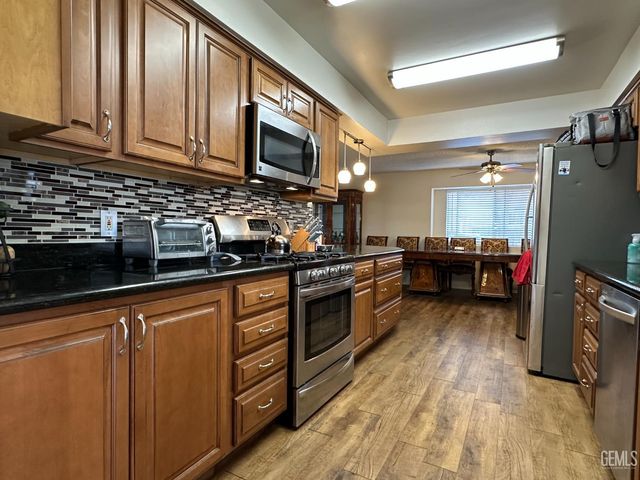 2825 Kootenay Court, Bakersfield, CA 93309