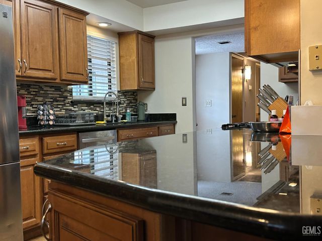 2825 Kootenay Court, Bakersfield, CA 93309