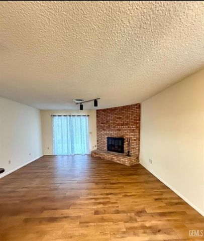 2825 Kootenay Court, Bakersfield, CA 93309