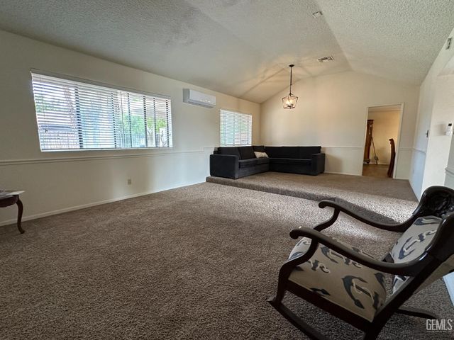2825 Kootenay Court, Bakersfield, CA 93309