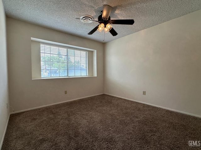 2825 Kootenay Court, Bakersfield, CA 93309