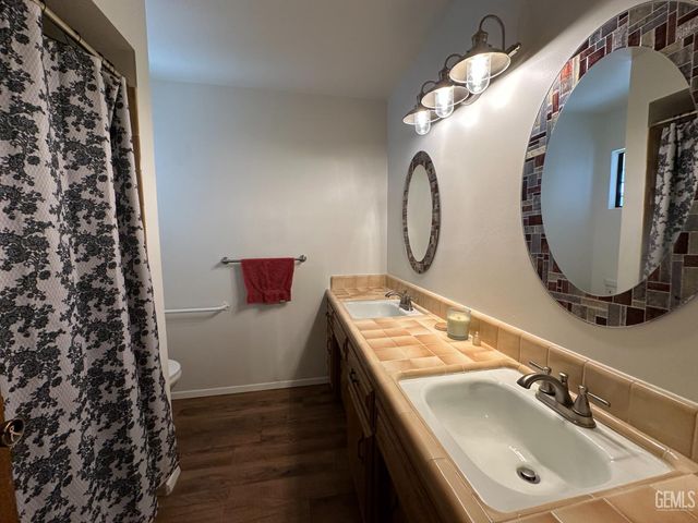 2825 Kootenay Court, Bakersfield, CA 93309